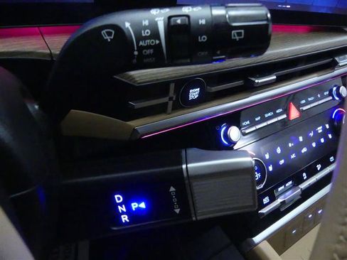 Used 2024 Hyundai Santa Fe Limited image 23