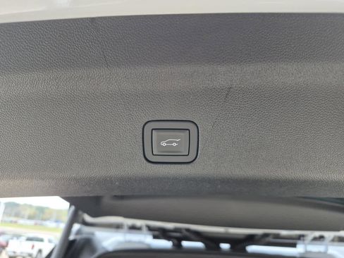 New 2026 GMC Yukon XL Denali Ultimate image 8