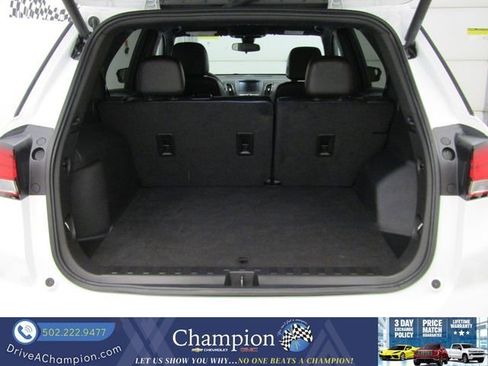 Certified 2023 Chevrolet Equinox RS AWD/4WD image 13