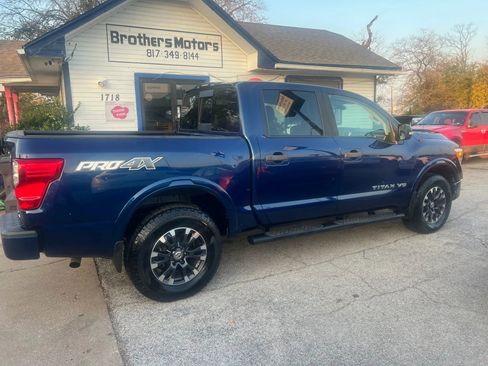Used 2018 Nissan Titan PRO-4X image 3