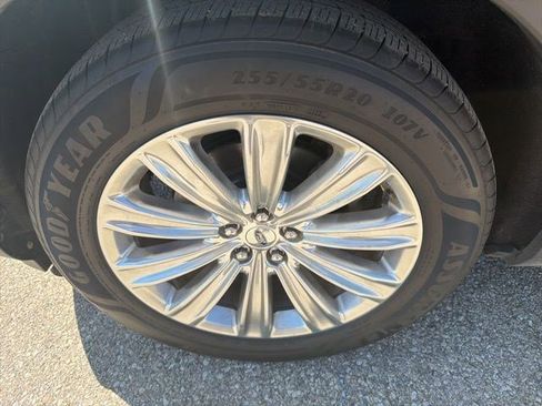 Used 2020 Ford Explorer Limited w/ Class III Trailer Tow Package AWD/4WD image 10