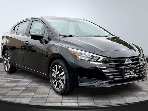 Used 2025 Nissan Versa SV image 4