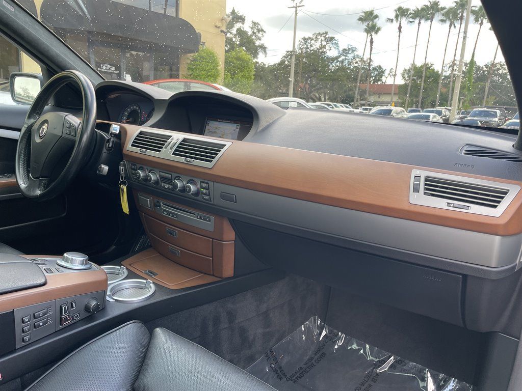 Used 2007 BMW 750i RWD image 14