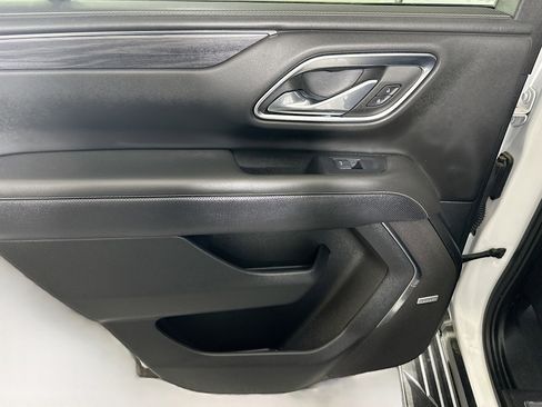 Used 2024 GMC Yukon SLT image 25