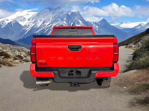 Certified 2024 Toyota Tacoma TRD Off-Road image 4