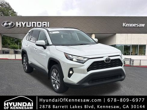 Used 2022 Toyota RAV4 XLE Premium image 1