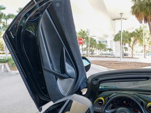 Used 2021 McLaren 720S Spider RWD image 42