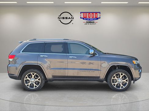 Used 2021 Jeep Grand Cherokee Overland AWD/4WD image 2