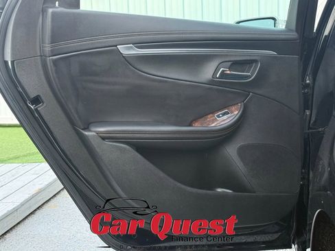 Used 2015 Chevrolet Impala LT w/ Convenience Package image 13