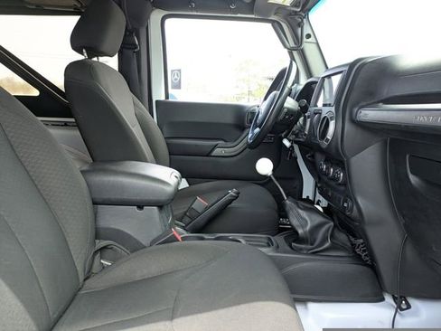 Used 2016 Jeep Wrangler Sport AWD/4WD image 14
