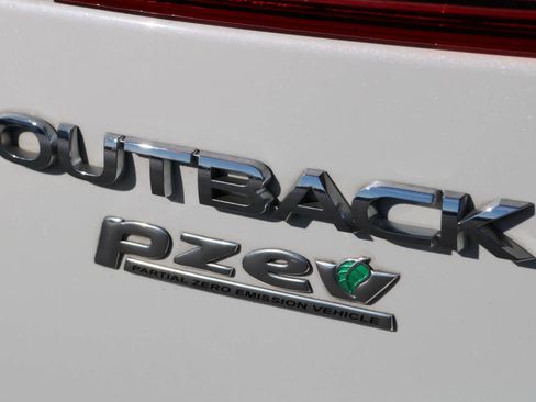 Used 2017 Subaru Outback 2.5i image 8