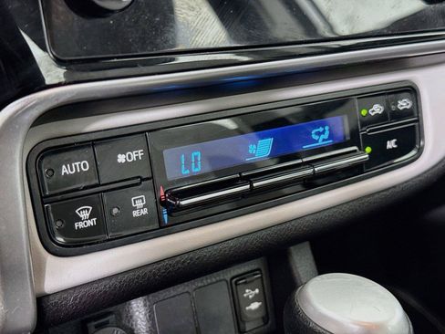 Used 2017 Toyota Corolla LE w/ Carpet Mat Package (TMS) FWD image 16