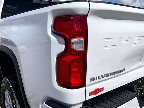 Used 2023 Chevrolet Silverado 2500 High Country AWD/4WD image 19
