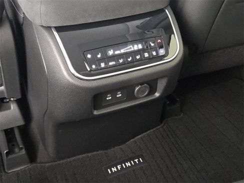 Used 2025 INFINITI QX80 Sensory image 10