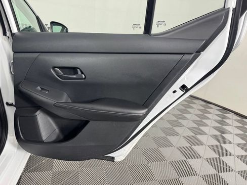 Used 2024 Nissan Sentra SV FWD image 28