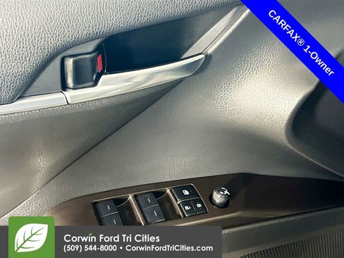 Used 2024 Toyota Camry SE FWD image 12