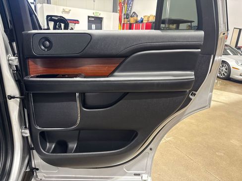 Used 2018 Lincoln Navigator Reserve w/ Technology Package image 65