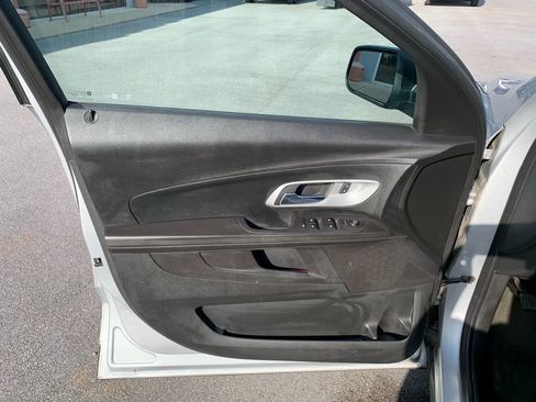 Used 2017 Chevrolet Equinox LS image 8