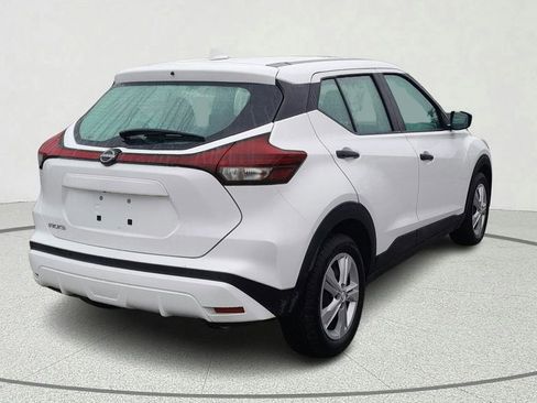 Used 2022 Nissan Kicks S image 6