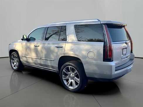 Used 2020 Cadillac Escalade Premium Luxury AWD/4WD image 3