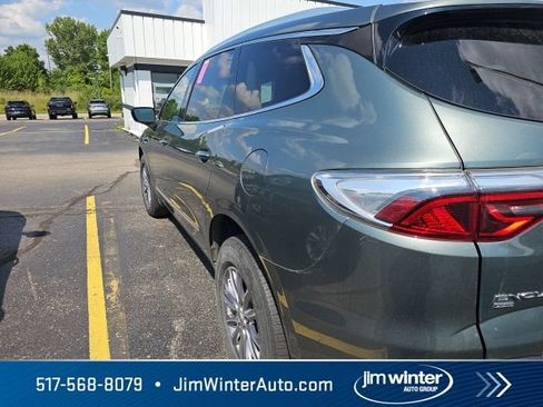 Used 2023 Buick Enclave Essence AWD/4WD image 9