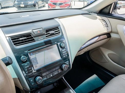Used 2015 Nissan Altima 3.5 SL FWD image 27