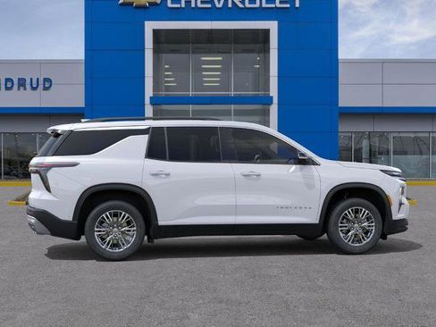 New 2026 Chevrolet Traverse LT w/ Driver Confidence Package AWD/4WD image 5