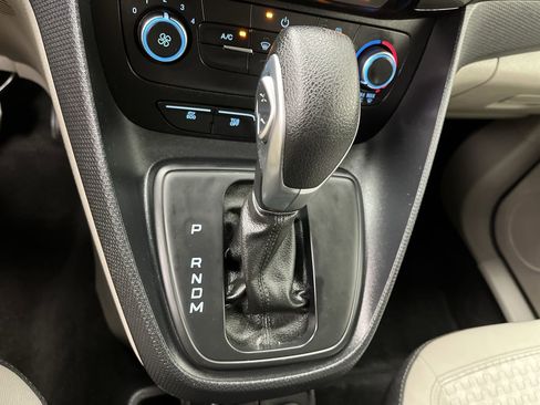 Used 2022 Ford Transit Connect XLT FWD image 19