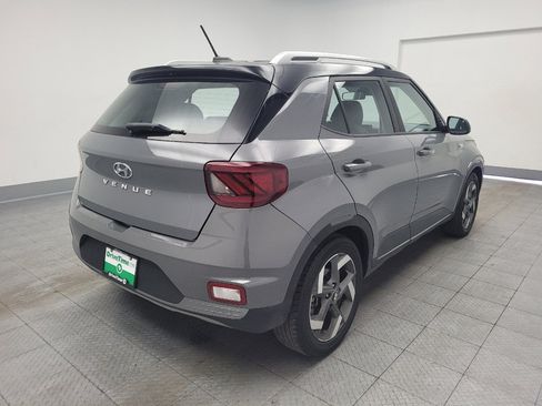 Used 2023 Hyundai Venue Limited FWD image 9