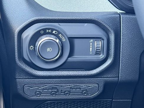 Used 2024 Jeep Wrangler Sport S image 27