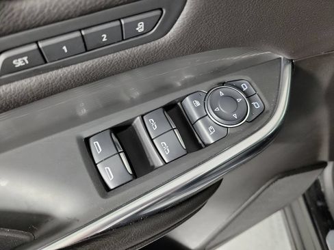 Used 2025 Cadillac XT4 Premium Luxury FWD image 20