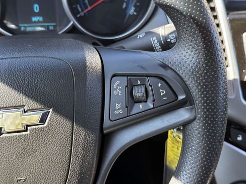 Used 2013 Chevrolet Cruze LS image 19