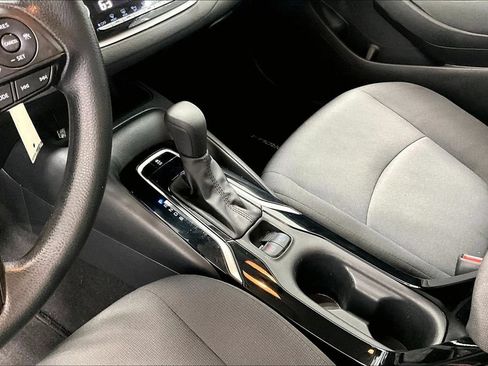 Used 2022 Toyota Corolla LE FWD image 17