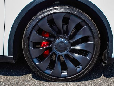 Used 2023 Tesla Model Y Performance AWD/4WD image 7