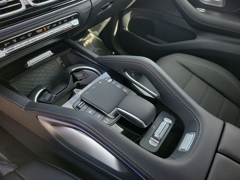 New 2026 Mercedes-Benz GLS 580 4MATIC image 23