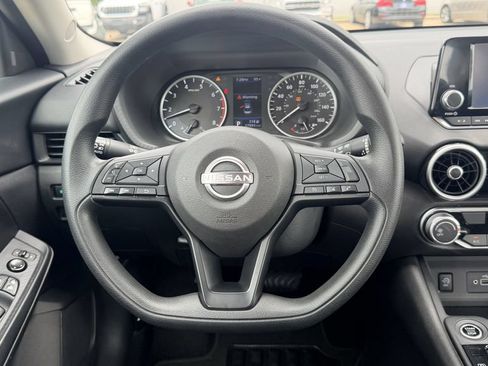 Used 2025 Nissan Sentra S FWD image 14