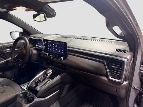 Used 2024 GMC Canyon Elevation w/ Elevation Premium Package image 29