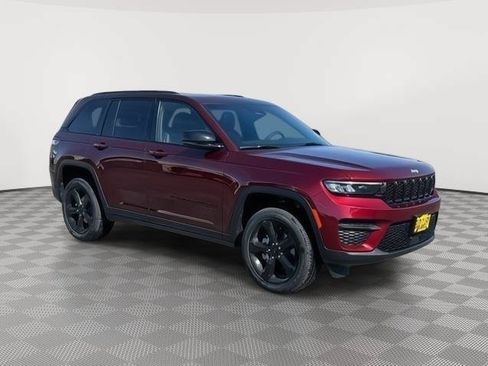 New 2025 Jeep Grand Cherokee Altitude AWD/4WD image 7