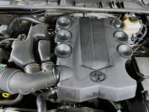 Used 2013 Toyota 4Runner SR5 w/ Convenience Pkg image 31