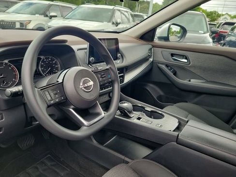 Used 2023 Nissan Rogue SV FWD image 13