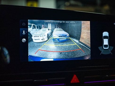 Used 2023 Hyundai Elantra Limited FWD image 21