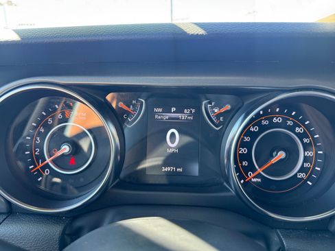 Certified 2023 Jeep Gladiator Sport w/ Trailer Tow Package AWD/4WD image 11
