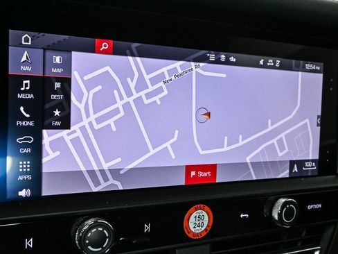 Certified 2026 Porsche Macan AWD/4WD image 15