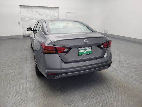 Used 2024 Nissan Altima 2.5 SV image 6