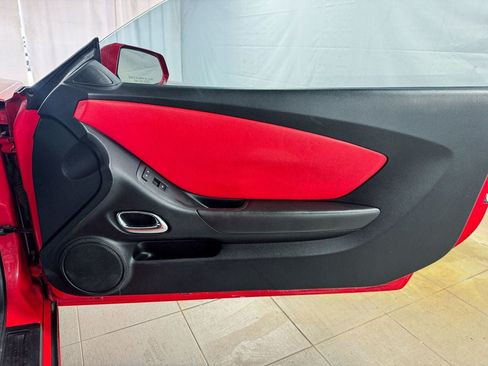 Used 2015 Chevrolet Camaro LT RWD image 16