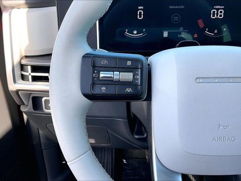 Used 2025 Hyundai Santa Fe SEL FWD image 18