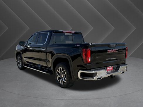 Used 2024 GMC Sierra 1500 SLT image 5
