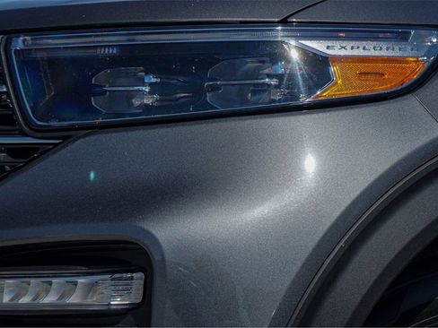 Used 2024 Ford Explorer XLT w/ Equipment Group 202A image 3