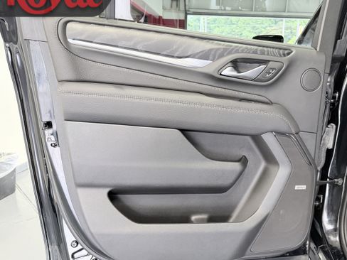 Used 2024 GMC Yukon XL Denali w/ LPO, Floor Liner Package RWD image 14