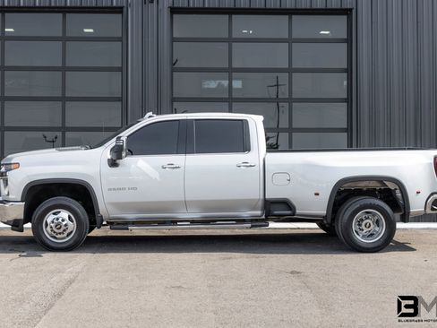 Used 2021 Chevrolet Silverado 3500 LTZ w/ LTZ Convenience Package AWD/4WD image 4